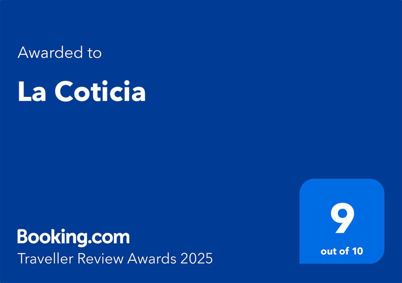 לינה וארוחת בוקר Coutiches La Coticia מראה חיצוני תמונה